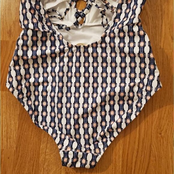 Jessica Simpson Venice Beach  Plunging One Piece - Picture 9 of 13